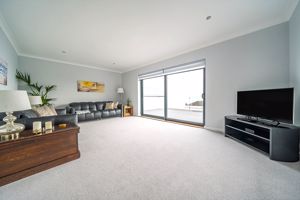 Reception room- click for photo gallery